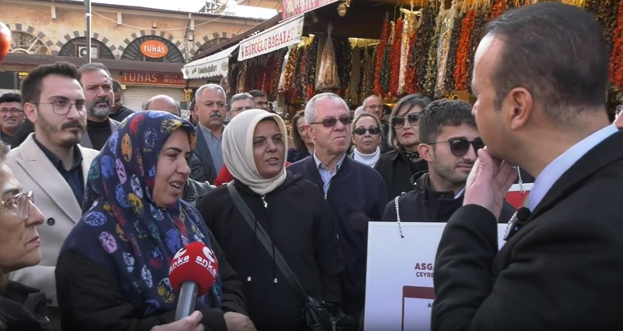 Esnaf halkın içler acısı durumunu böyle anlattı: Fakir koklayarak geçip gidiyor